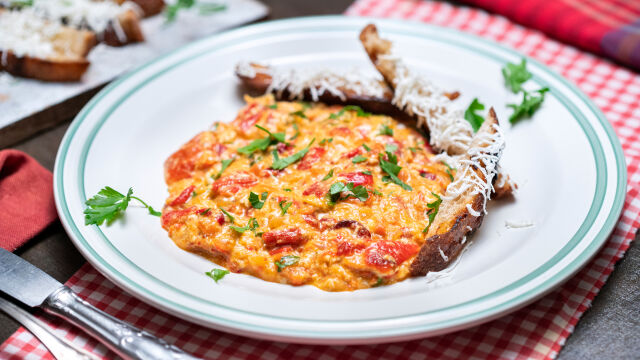 Пърженица с печени чушки