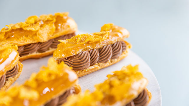 Еклери с шоколадов крем и тофи