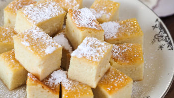 Migliaccio, napuljski kolač od grisa i ricotte