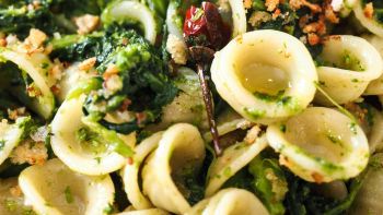 Orecchiette s lišćem repe i pangrattatom