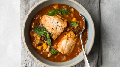 Gusta riblja juha s rajčicom i grahom