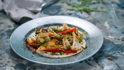 Pečeno povrće s kremom od indijskih oraščića