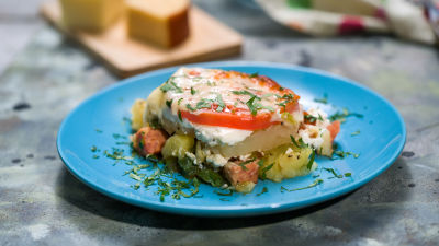 Gratinirani krumpir sa sirom i kobasicom