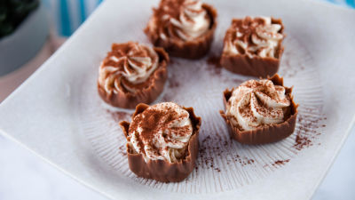 Čokoladne kocke s Chantilly kremom