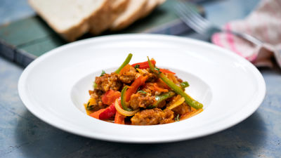 Okruglice od domaće kobasice s paprikom i lukom