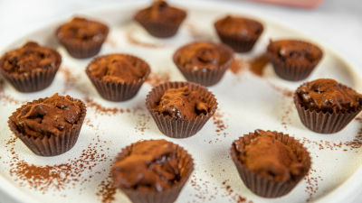 Čokoladne kuglice u košaricama