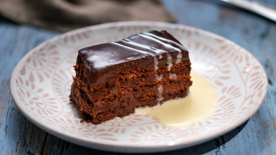 Čokoladna torta s keksima