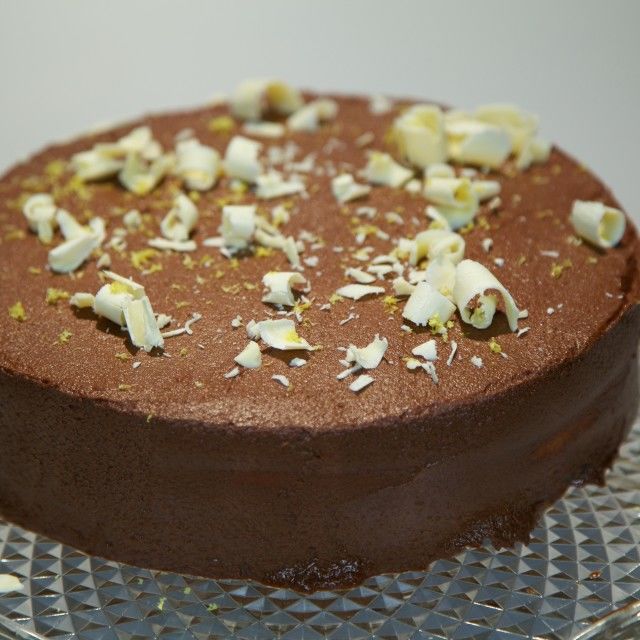 Torta s kremom od limuna i čokoladom