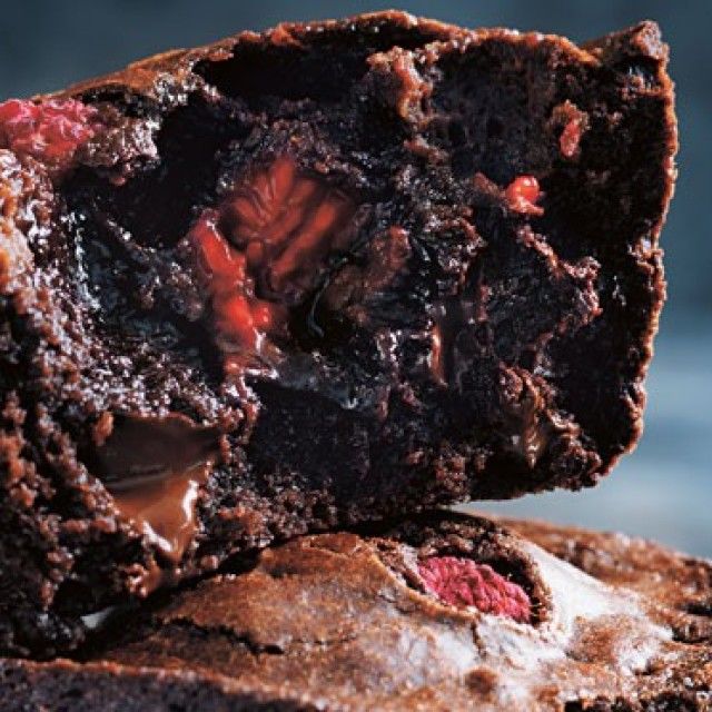 Pečeni čokoladni puding s malinama