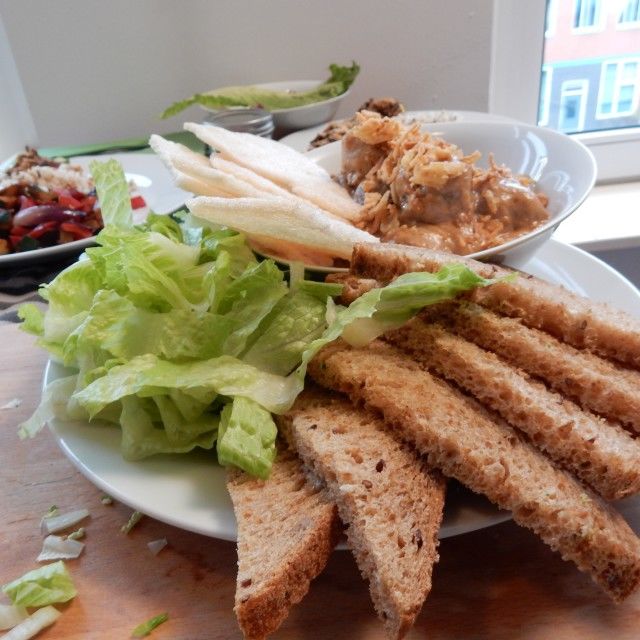 Okruglice u umaku od kikirikija