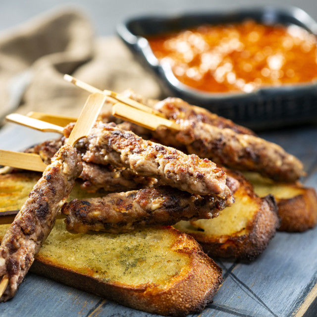 Ćevapčići na štapiću sa sirom