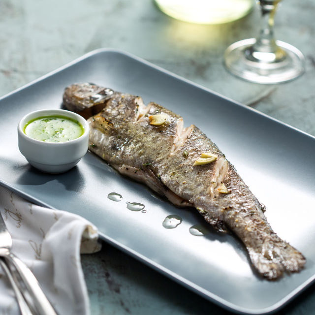 Pastrva pečena u pećnici s umakom chimichurri