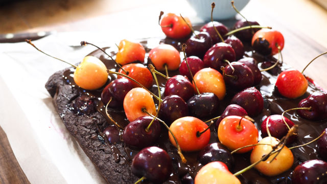 Torta di Pane (torta od ostataka kruha) s čokoladom i trešnjama