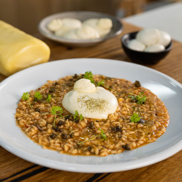Rižoto ‘ala puttanesca’ s burrata sirom