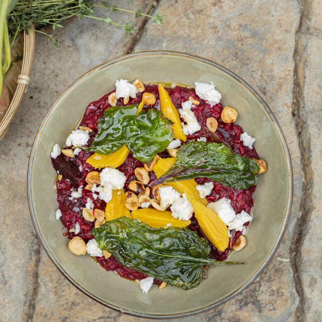 Rižoto od cikle s feta sirom i lješnjacima