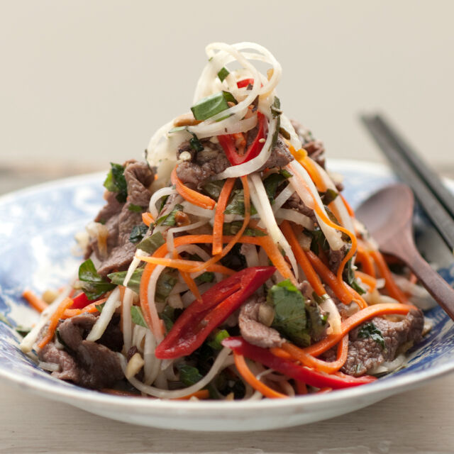 Salata od korabice i bivola (trau xao xu hao)