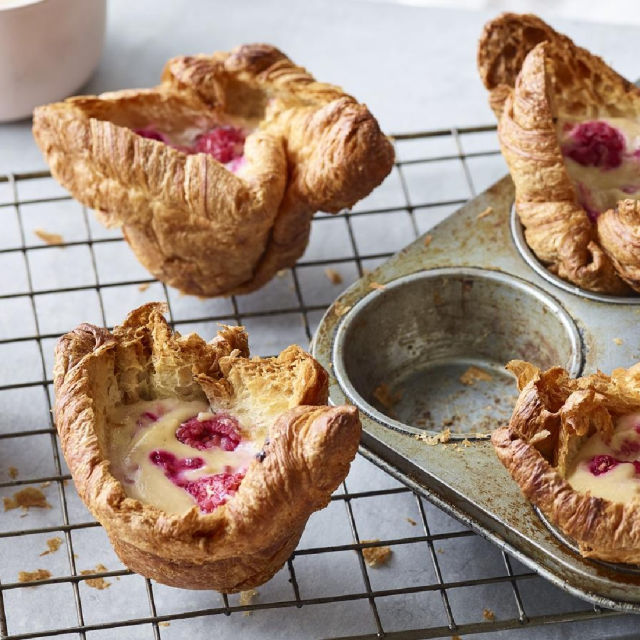 Kroasani s cheescakeom od maline