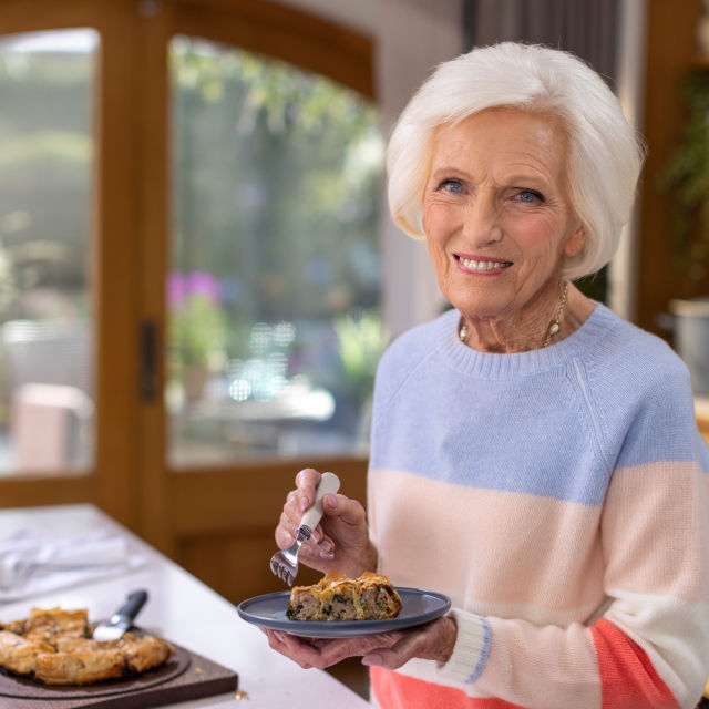 Smotuljak od kobasice i špinata