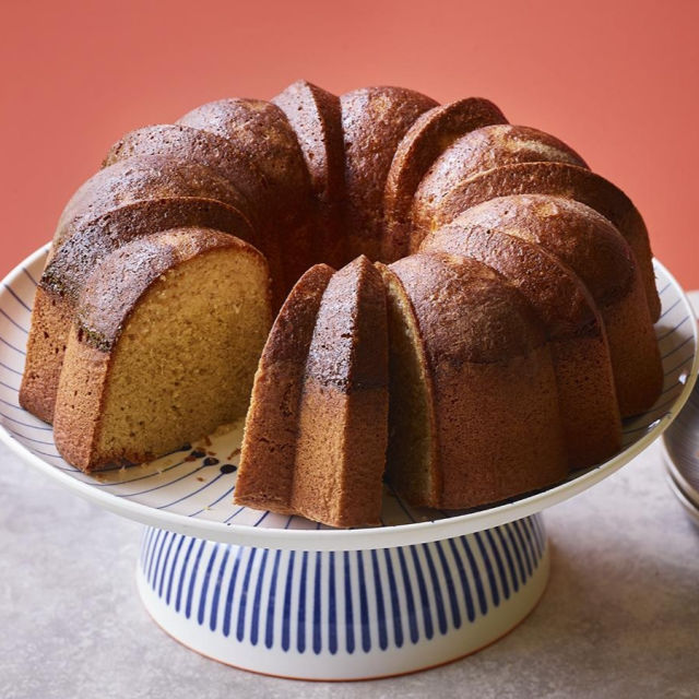 Kokosova bundt torta