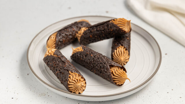 Čokoladni tuile cannoli
