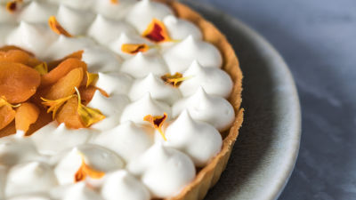 Tarte de Alperces e Chantilly de Camomila