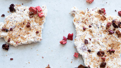 Chips de Suspiro com Fruta Liofilizada