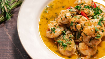 Camarão Salteado com Malagueta e Alecrim