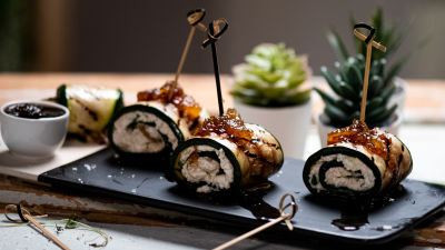 Curgete Grelhada Recheada com Requeijão e Molho Balsâmico