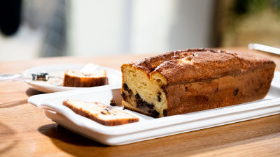 Bolo de Iogurte, Pêra e Chocolate Negro