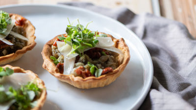 Tarteletes de Beringela, Tomate Seco e Parmesão