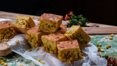 Bola de Milho com Frango