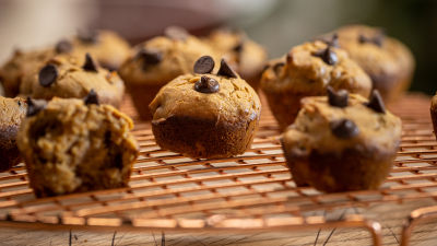 Queques de Amendoim e Chocolate