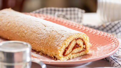 Torta de Pão-de-Ló e Doce de Tomate
