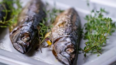 Cavalas no forno com Cuscuz aromatizado