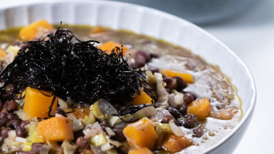 Estufado de Feijão Azuki com Abóbora Menina