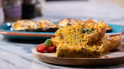 Tortilha de Legumes assados no forno, beringelas recheads com Legumes e Feta