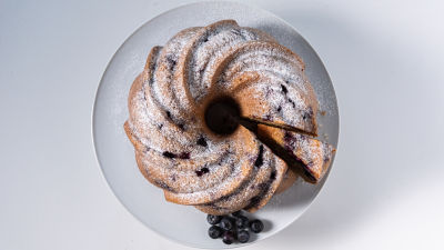 Bolo de Laranja e Mirtilos