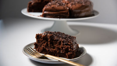 Bolo de Chocolate com Cobertura de Brigadeiro