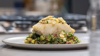 Bacalhau Assado, Couve e Amêndoas