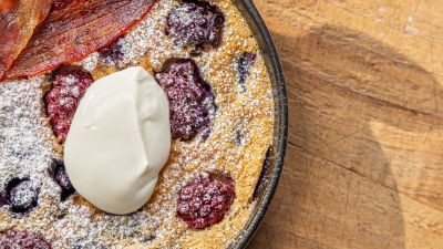 Clafoutis de Amoras e Mirtilos com Bacon