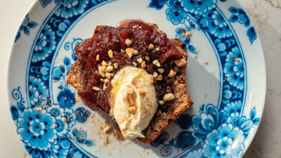 Bolo de Banana com Pêra Caramelizada