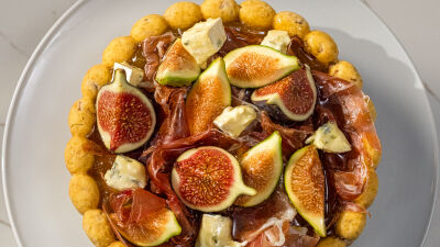 Bolo de Enchidos com Figos e Queijo Azul