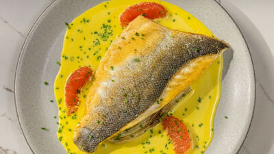 Dourada com Funcho e Molho de Citrinos