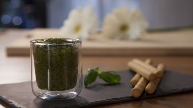 Pesto de Amêndoas e Manjericão