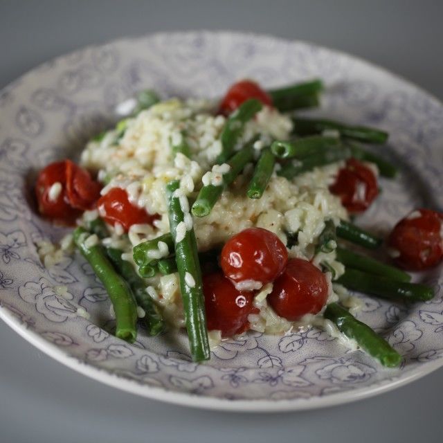 Risotto com feijão verde e tomate assado