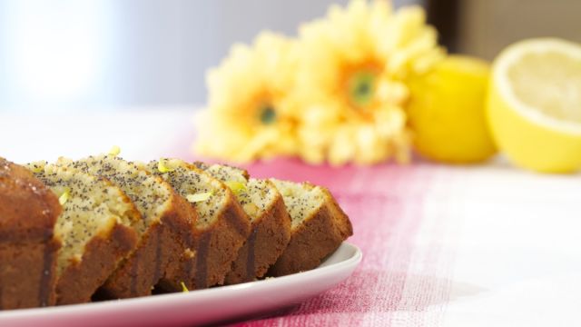 Bolo de Limão com Sementes de Papoila