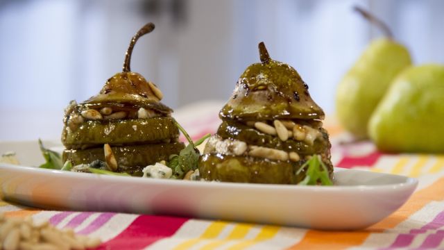 Salada de pêra caramelizada com queijo azul