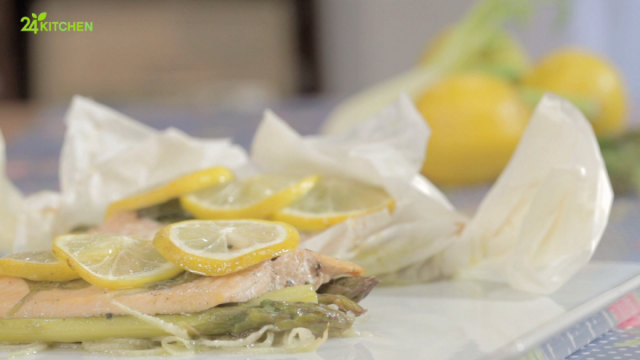 Truta em Papelote com Espargos e Funcho