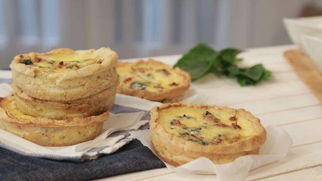 Mini-Quiches sem Glúten de Espinafres e Tomate Seco