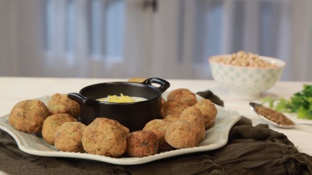 Falafel com Molho de Iogurte e Hortelã